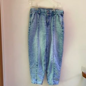 American Eagle high waisted mom jeans